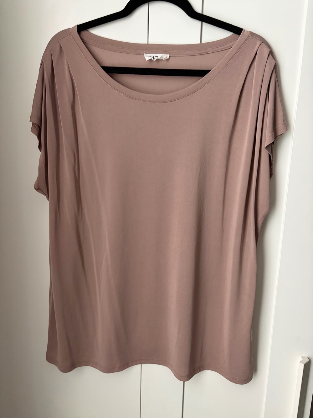 Maurices Relaxed Scoop Neck Short Sleeve Tee in Mauve